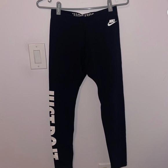 Nike Women's Black and White Leggings - Picture 1 of 4